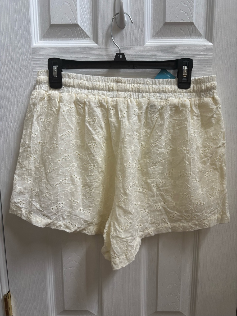 CUPSHE Woman’s Eyelet Drawstring Wide Leg Cream Shorts, Size L, NWT - Picture 5 of 5